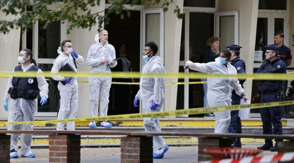 Un atacante islamista mata a cuchilladas a un profesor en liceo de Francia - Oasis FM 94.3