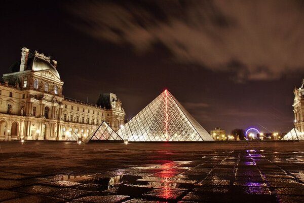 Museo del Louvre cerrado tras amenaza de bomba