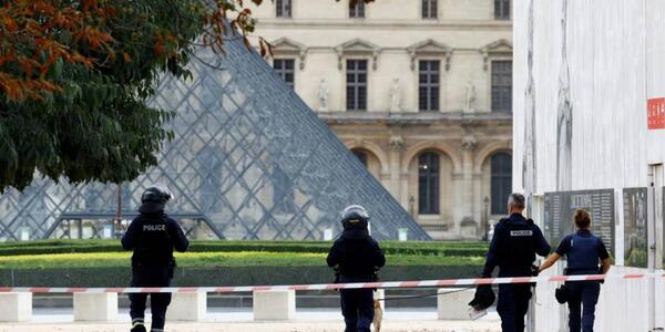 Evacuaron Museo del Louvre por “mensajes” y “amenazas de bomba” | 1000 Noticias