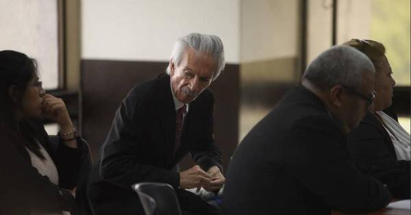 La Nación / Anulan condena contra periodista crítico del gobierno guatemalteco