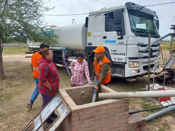 Varias instituciones del Estado asisten a comunidades chaqueñas con agua y alimentos | 1000 Noticias