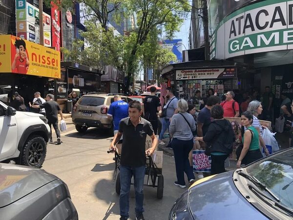 Feriados en Brasil impulsan aumento de comercio en Ciudad del Este - ABC en el Este - ABC Color