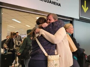 Un total de 21 paraguayos que fueron de turista a Israel regresan este domingo - La Tribuna