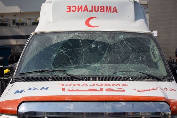 Un abrumado hospital de Gaza recurre al uso de camiones de helados como morgues