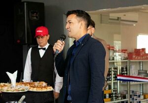 Versus / El nuevo emprendimiento de Néstor Camacho