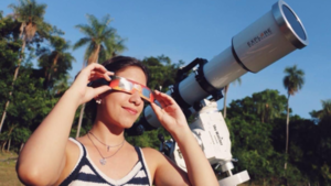 Advierten sobre riesgos de mirar directamente el eclipse parcial del sol