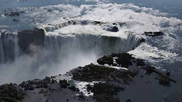 Diario HOY | Cataratas del Yguazú con histórico caudal: más de 10 millones de litros por segundo