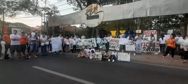Arrayanes: familiares de Rolo exigen celeridad a Justicia frente a complejo - Nacionales - ABC Color