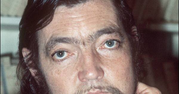 La Nación / Tesoro literario de Cortázar hallado en caja de bananas fue subastado en USD 36.000