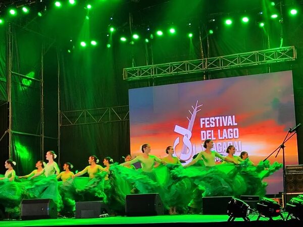 “Festival del Lago Ypacaraí” rindió tributo al maestro Flores, creador de la Guarania - Nacionales - ABC Color