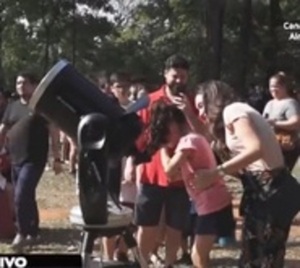 Eclipse solar congregó a un centenar de personas en Asunción - Paraguay.com