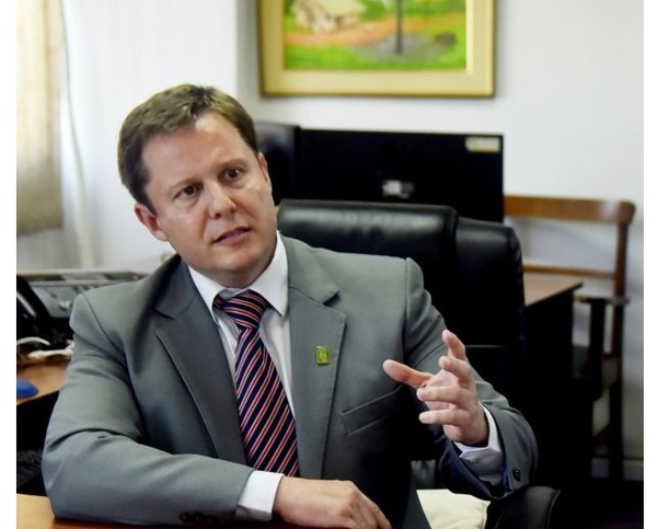 Profesionales del foro piden justicia rápida pero se oponen a ley Antichicanas, según Ministro - PDS RADIO Y TV