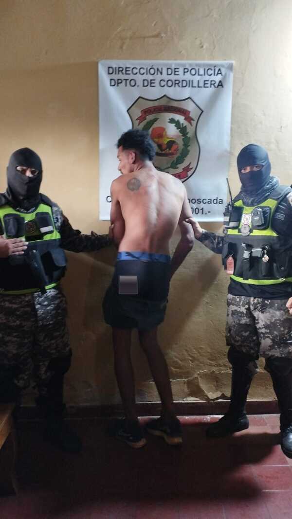 Diario HOY | Linces detienen a hombre que intimidaba con un cuchillo