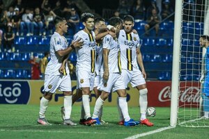 Versus / Guaraní, semifinalista en 4 de las 5 ediciones de la Copa Paraguay