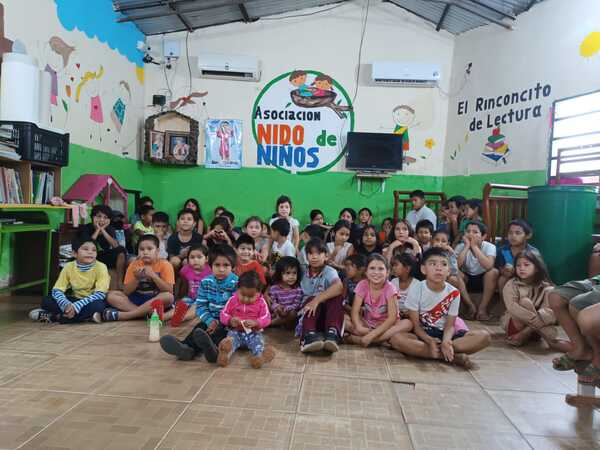 Diario HOY | Donan alimentos a niños de la Chacarita