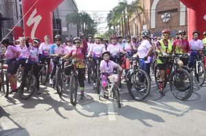 Octubre Rosa en bicicleta para concienciar sobre el cáncer de mama - Nacionales - ABC Color