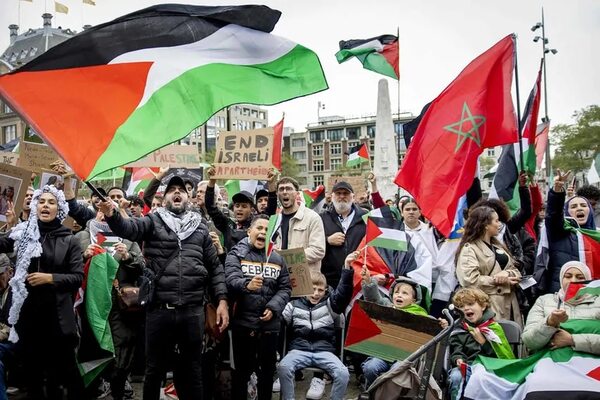 Más de 10.000 manifestantes en una manifestación pro-Palestina en Ámsterdam - Mundo - ABC Color