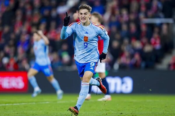 Gavi firma un cómodo triunfo y sella el billete de España a la Eurocopa - Fútbol Internacional - ABC Color