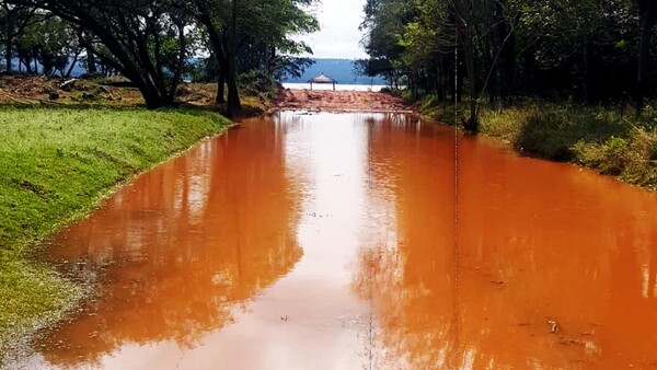 Denuncian inundación tras intervenir reserva del lago