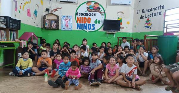 Transformá En Positivo donando alimentos a niños de la Chacarita