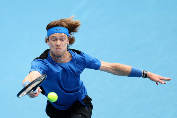 Versus / Pese a perder en China, Rublev escala posiciones en el escalafón ATP