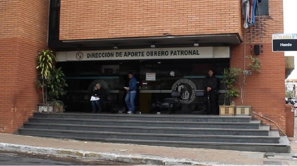IPS observa 40% de morosidad en aportes patronales - Noticias Paraguay