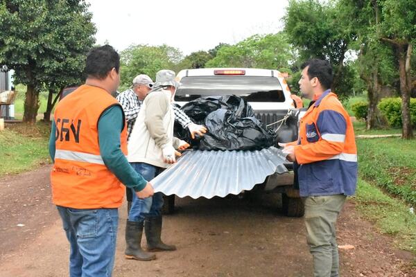 CASI 1.500 CHAPAS FUERON ENTREGADAS A FAMILIA AFECTADAS POR EL ÚLTIMO TEMPORAL EN CAMBYRETA