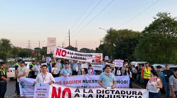 Exempleados de Itaipú protestan contra desvinculación “injusta”