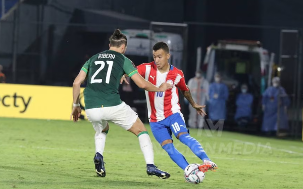 Versus / Paraguay vs. Bolivia: la necesidad de hacer respetar el Defensores