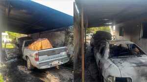 Vapeador causa incendio que consume dos vehículos en Coronel Bogado