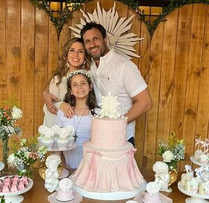 Paola Maltese vivió un finde muy emotivo, su segunda hija recibió la primera comunión  - Gente - ABC Color