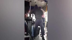 Video: maltratan a pasajero de la tercera edad en un colectivo de San Lorenzo - Policiales - ABC Color
