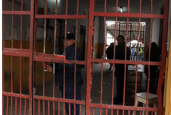 Viceministro afirmó que ya recuperaron 80% de las armas que fueron robadas en el motín en Tacumbú - El Trueno