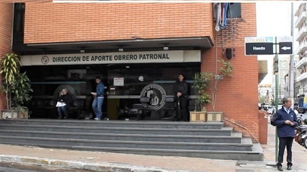 Crisis en IPS: 40% de morosidad patronal y deuda de G. 4 billones - El Independiente