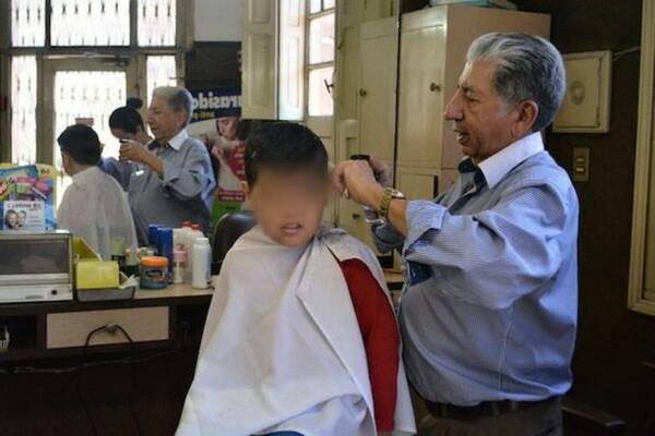 Falleció Don Clemente, el peluquero de bebés y niños
