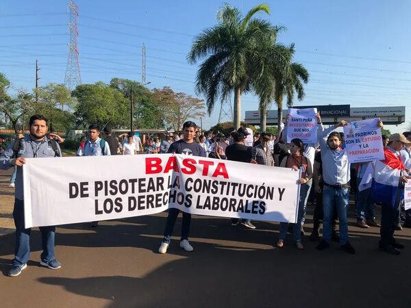 Joven que renunció al BID tras ganar concurso de Itaipú lamenta trato denigrante - ABC en el Este - ABC Color