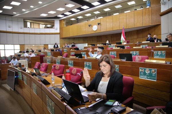 Diario HOY | Senado volverá a sesionar los jueves, desde el 2024