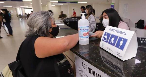 La Nación / Aseguran que consultas nocturnas ayudan descongestionar el sistema de salud