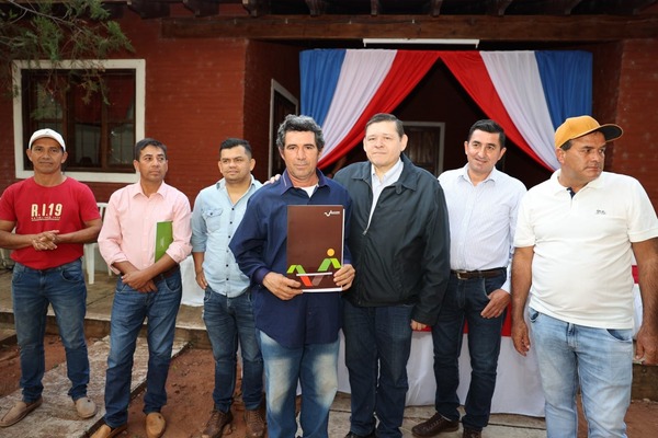 Aceleran entrega de títulos - El Independiente
