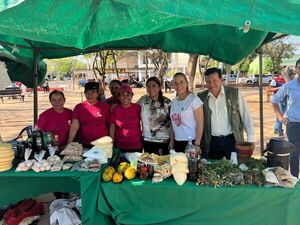 De manera exitosa realizan feria agrícola nutricional