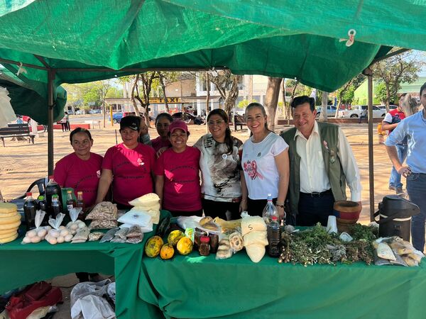 De manera exitosa realizan feria agrícola nutricional