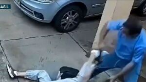 (VIDEO): ¡Terrible! Hombre dispara a su esposa y luego trata de quitarse la vida