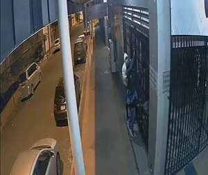 Video: millonario hurto a local de electrónica en Encarnación - Policiales - ABC Color