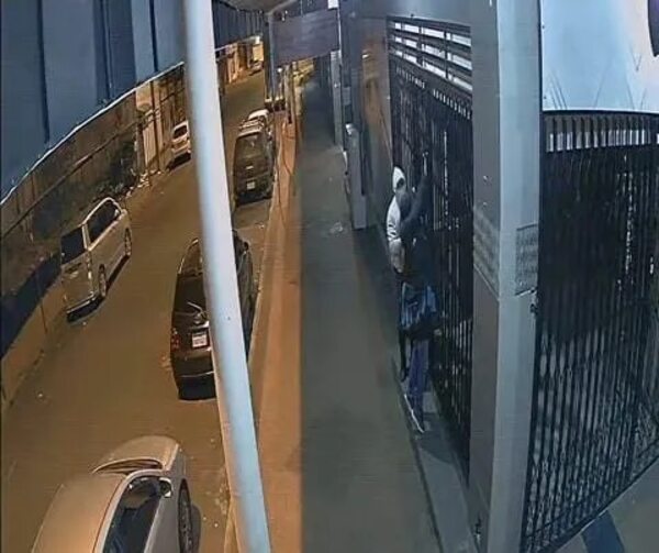Video: millonario hurto a local de electrónica en Encarnación - Policiales - ABC Color