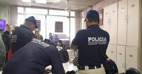 La Nación / Decretan prisión de funcionarios imputados por falsificación de resoluciones judiciales
