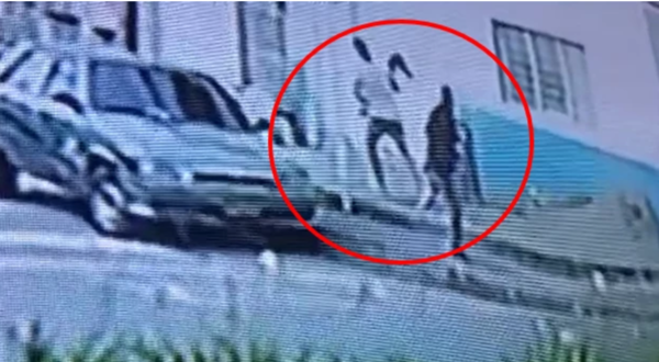Adolescente fue salvada por un indigente de ser raptada por desconocidos