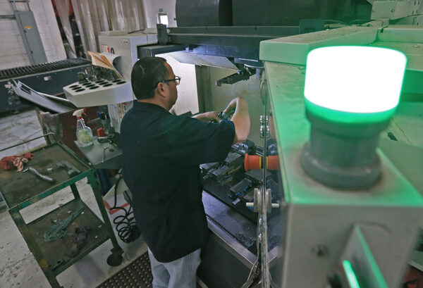 El 70 % de las empresas que llegan a México no encuentran talento bilingüe - MarketData