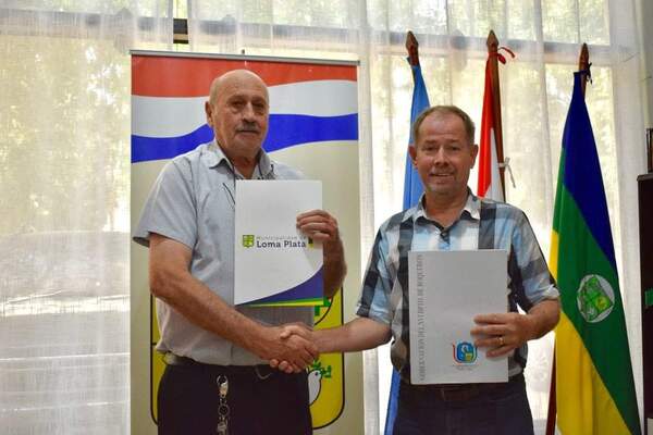 Gobernación de Boquerón y Municipalidad de Loma Plata suscribieron convenio interinstitucional