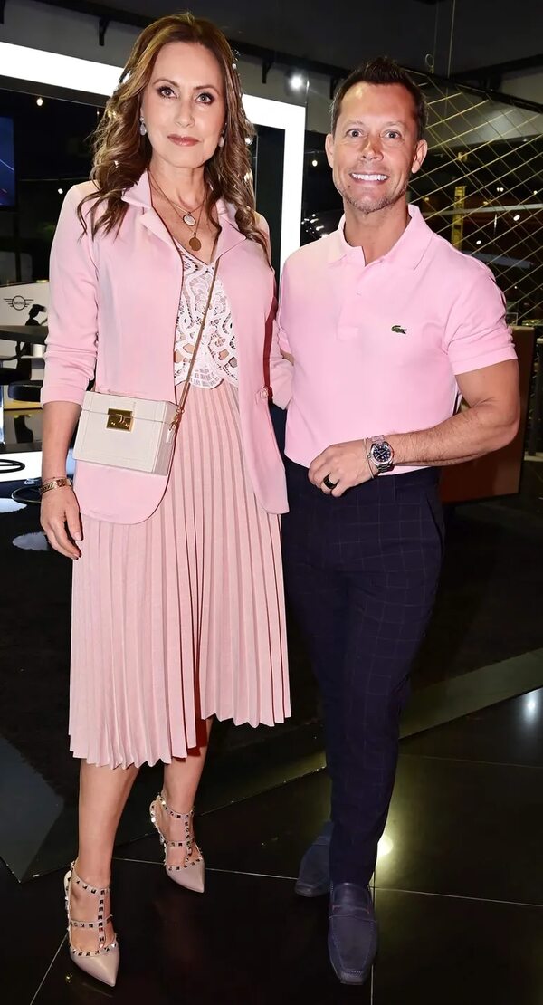 La Noche Rosa en Mini Cooper - Sociales - ABC Color