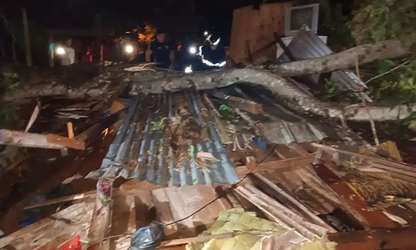 Fuerte temporal ocasiona la muerte de madre e hijo en Encarnación